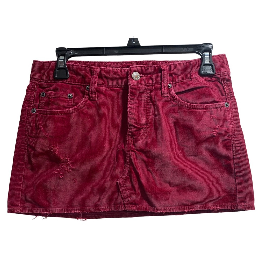 American Eagle Distressed Corduroy Mini Skirt size 0, it’s a burgundy pink color
